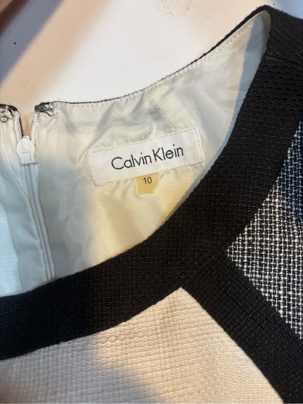 Calvin Klein Colorblock Sheath Dress career black white size 10 - Picture 10 of 11